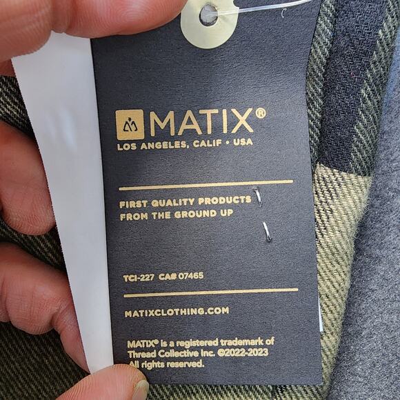 Matix Mens Shirt Jacket Shacket Medium Plaid Fleece Lined Snap Front Outdoors - Picture 7 of 15